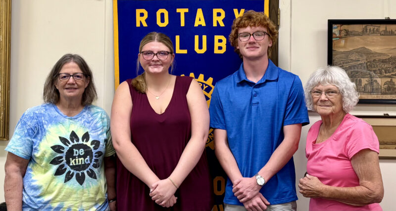 Downtown Rotary gives scholarships